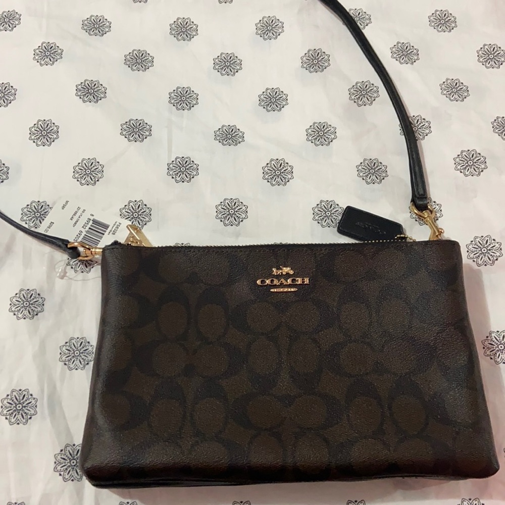 NEW COACH SMALL PURSE!